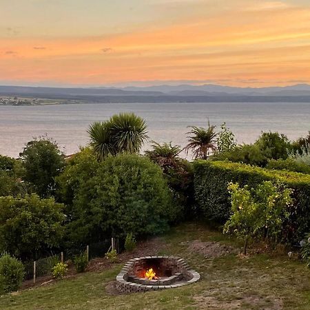Acacia Bay Bach - Views, Spa & Serenity - Taupo Ngoại thất bức ảnh