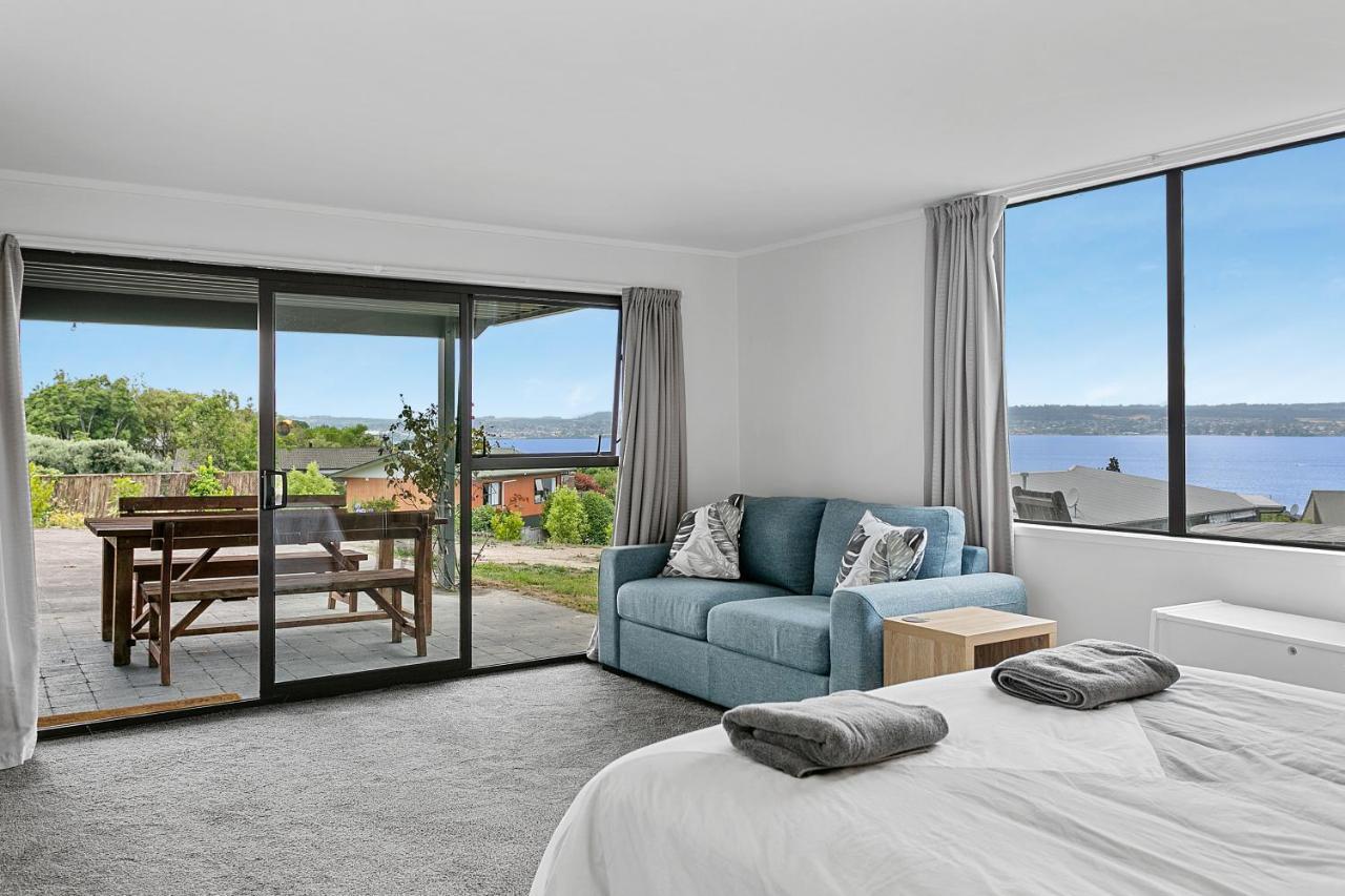Acacia Bay Bach - Views, Spa & Serenity - Taupo Ngoại thất bức ảnh