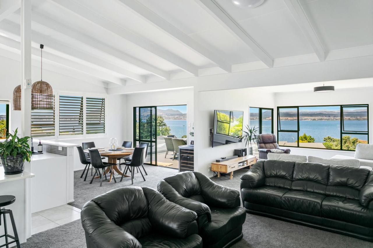 Acacia Bay Bach - Views, Spa & Serenity - Taupo Ngoại thất bức ảnh